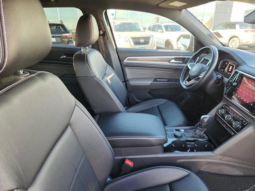 2022 Volkswagen Atlas Cross Sport 2.0T SEL