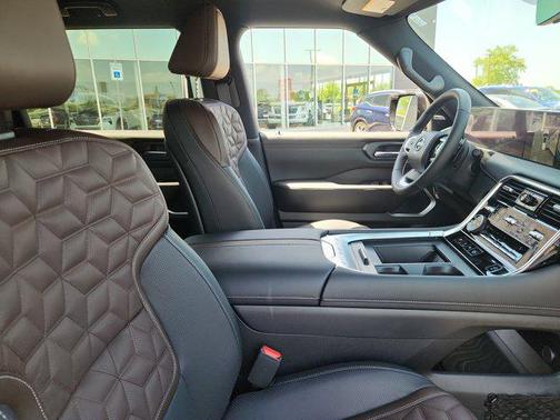 2025 Nissan Armada Platinum 4WD