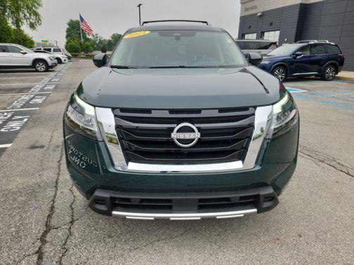2024 Nissan Pathfinder Platinum FWD