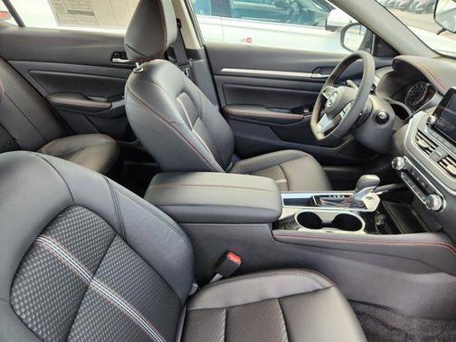2025 Nissan Altima SR FWD