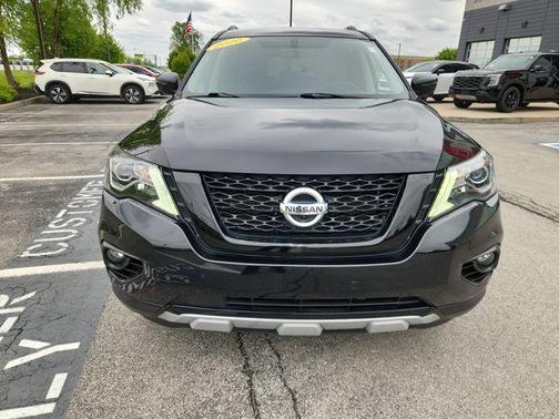 Magnetic Black Pearl 2020 Nissan Pathfinder SL 4WD