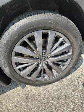 2022 Nissan Pathfinder SL 2WD
