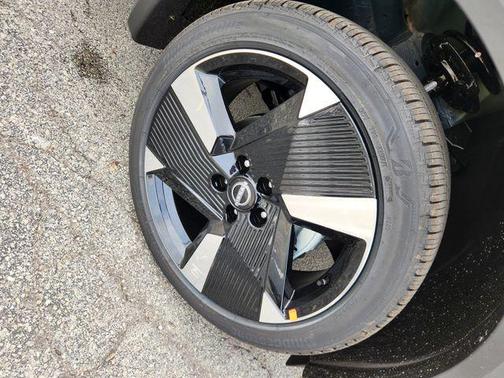 Deep Blue Pearl 2026 Nissan Kicks SR