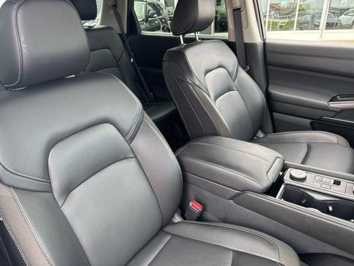 2024 Nissan Pathfinder SL 4WD