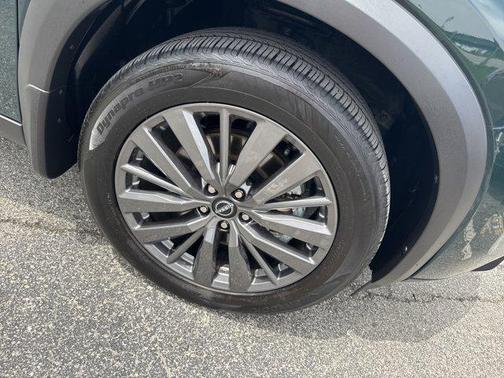 2024 Nissan Pathfinder SL 4WD