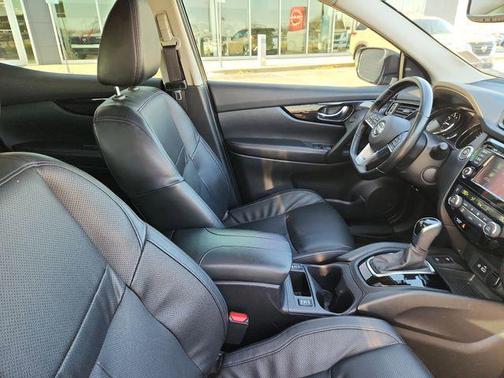 2022 Nissan Rogue Sport SL