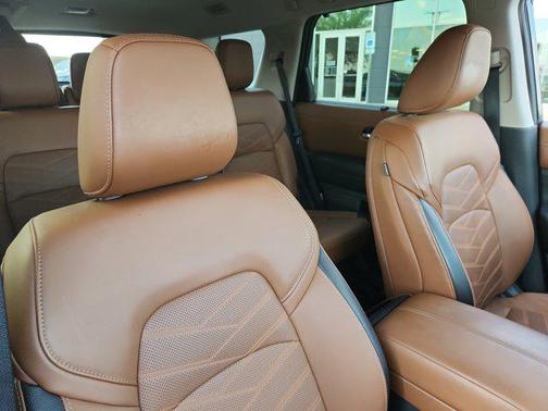 2024 Nissan Pathfinder Platinum 4WD