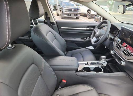 2025 Nissan Altima SL FWD