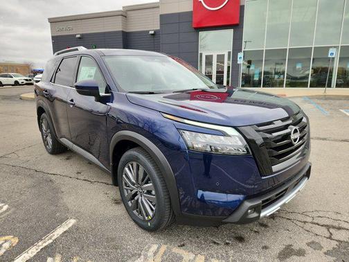 2025 Nissan Pathfinder SL 4WD