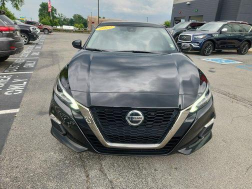 2022 Nissan Altima SR FWD