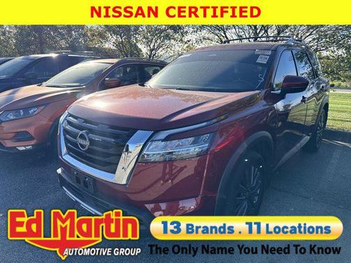 2023 Nissan Pathfinder SL 4WD