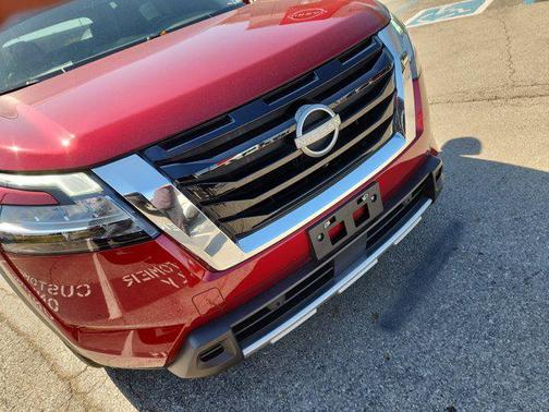2023 Nissan Pathfinder SL 4WD