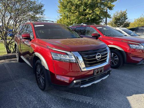 2023 Nissan Pathfinder SL 4WD