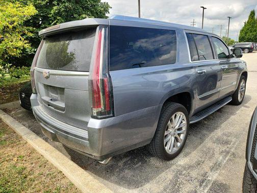 2018 Cadillac Escalade ESV Luxury
