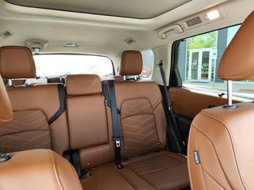 2025 Nissan Pathfinder Platinum 4WD