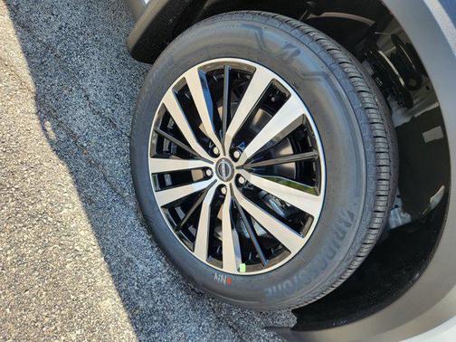 2025 Nissan Pathfinder Platinum 4WD