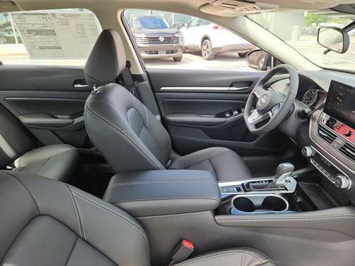 2025 Nissan Altima SL FWD