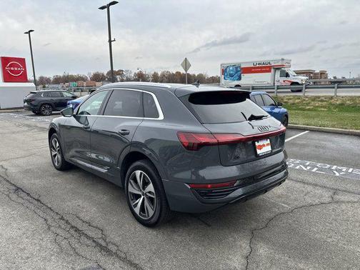 2024 Audi Q8 e-tron Premium Plus