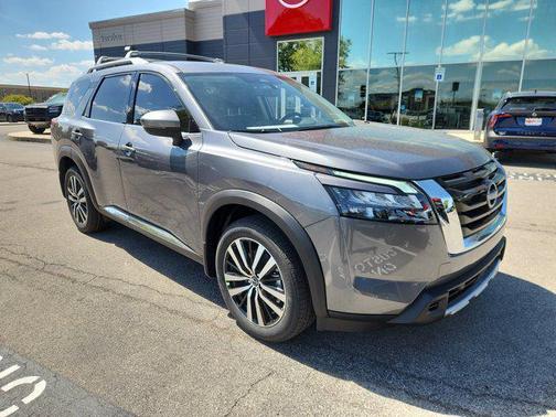 2025 Nissan Pathfinder Platinum 4WD