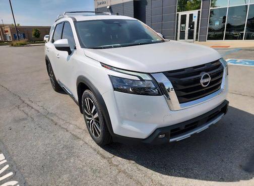 2025 Nissan Pathfinder Platinum 4WD