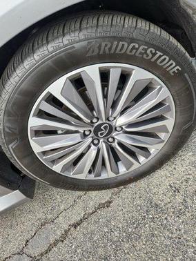 2025 INFINITI QX80 SENSORY AWD