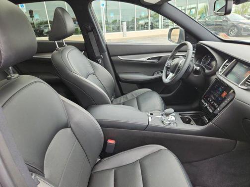 2022 INFINITI QX50 LUXE AWD