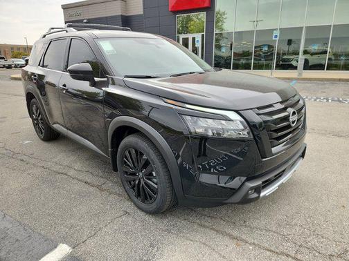 2025 Nissan Pathfinder SL 4WD