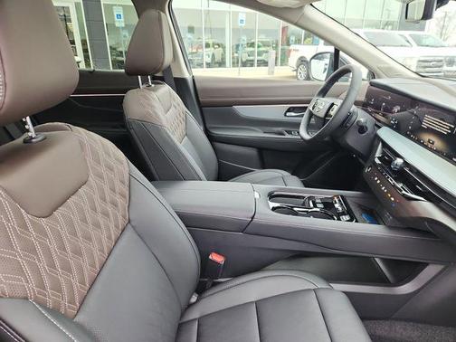 Gun Metallic 2026 Nissan Murano Platinum