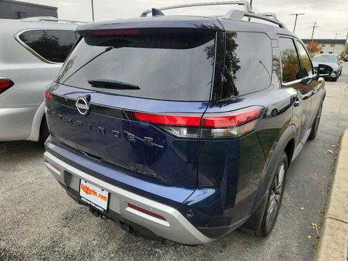 2023 Nissan Pathfinder SL 4WD