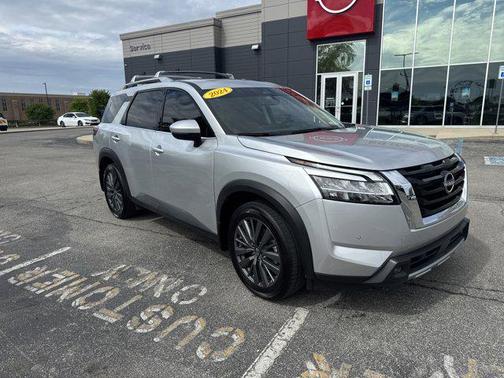 2024 Nissan Pathfinder SL 4WD