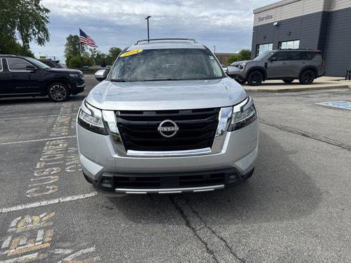 2024 Nissan Pathfinder SL 4WD