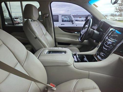 2016 Cadillac Escalade Luxury