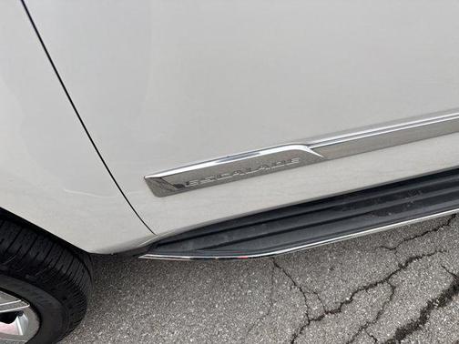 2016 Cadillac Escalade Luxury