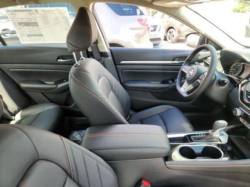 2025 Nissan Altima SR FWD