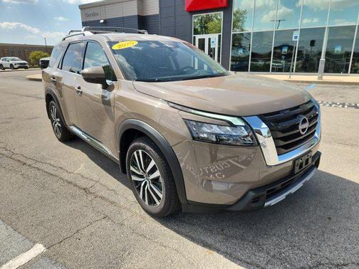2025 Nissan Pathfinder Platinum 4WD