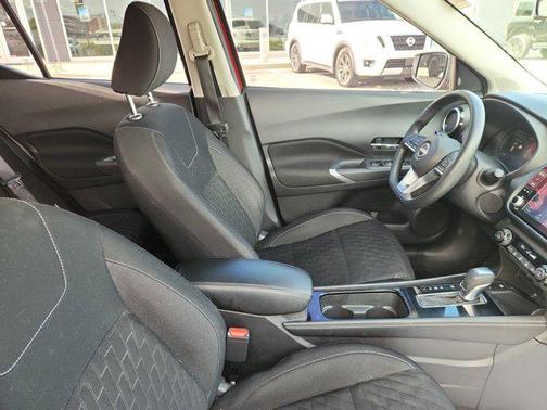 2022 Nissan Kicks SV