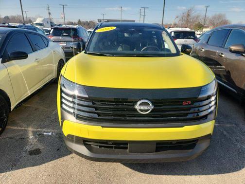 2025 Nissan Kicks SR