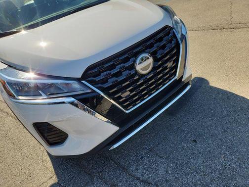 2025 Nissan Kicks S