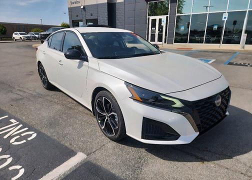 2025 Nissan Altima SR FWD