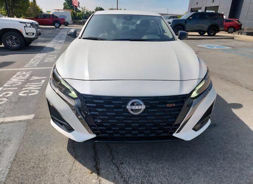 2025 Nissan Altima SR FWD