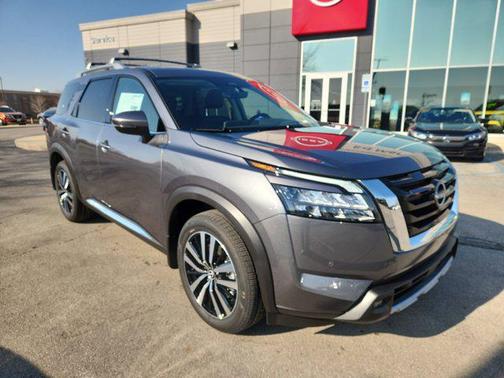 2025 Nissan Pathfinder Platinum 4WD