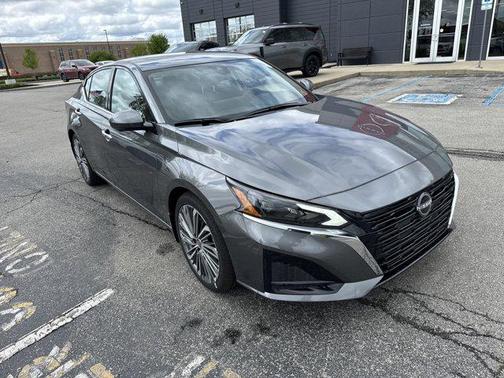2025 Nissan Altima SL FWD