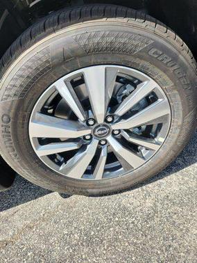 2025 Nissan Pathfinder SL 4WD