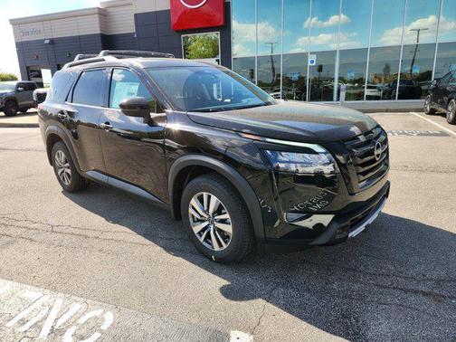 2025 Nissan Pathfinder SL 4WD