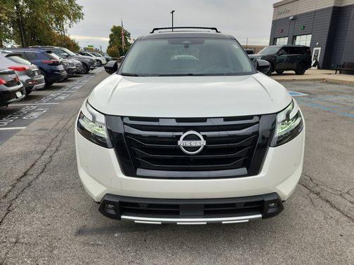 2024 Nissan Pathfinder Platinum 4WD