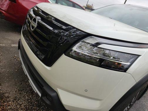 2024 Nissan Pathfinder Platinum 4WD