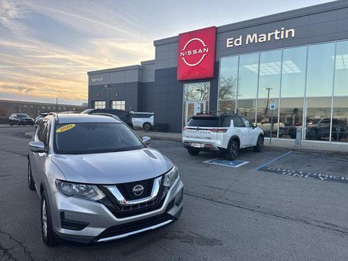 2020 Nissan Rogue SV