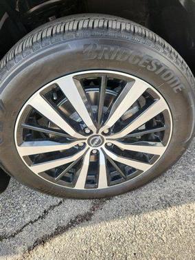 2024 Nissan Pathfinder Platinum FWD