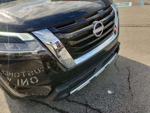 2024 Nissan Pathfinder Platinum FWD