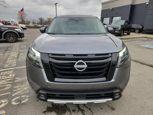 2025 Nissan Pathfinder SL 4WD